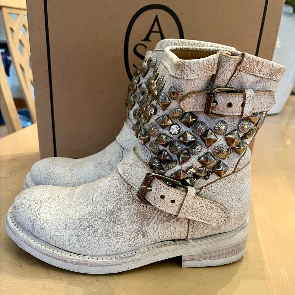 ASH Boots - Picture 4 of 9